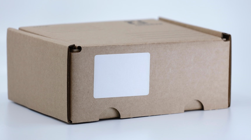 a picture of a box introducing the dropshipping business model