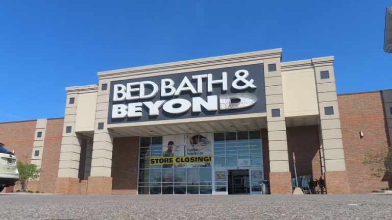 Picture of the store front of BedBath&Beyond