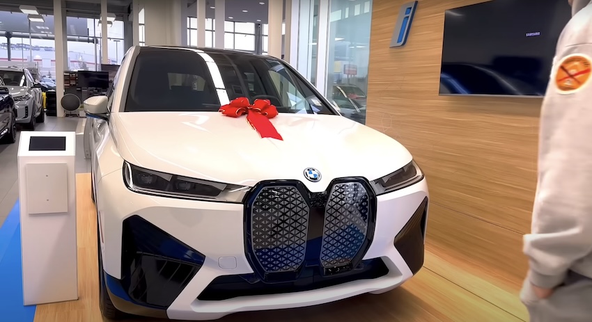 dropshippers give their mom a new BMW IX 